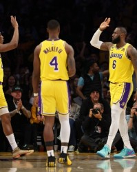  湖人险胜勇士，晋级总决赛在望  