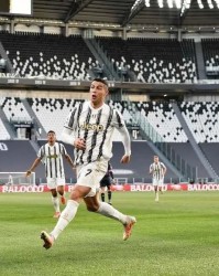  基耶萨复出造三球横扫赛场  