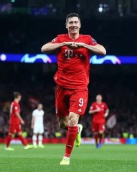  法兰克福击败拜仁慕尼黑，终结对手联赛不败金身  