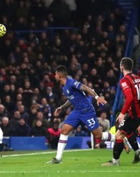  切尔西锋线集体迷失，水晶宫铁桶阵逼平豪门  