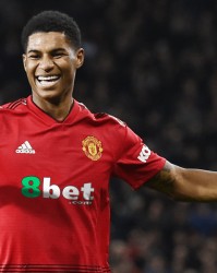  曼联逆转埃弗顿，拉什福德双响救主  