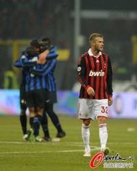  米兰德比争议红牌，VAR判定引发热议  