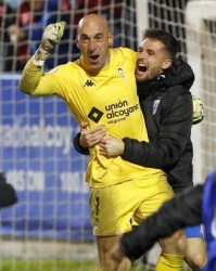 22, 特鲁瓦保级成功球迷狂欢庆祝整夜  