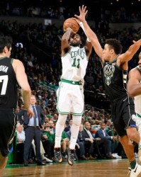  尼克斯终结凯尔特人十连胜，主场沸腾  