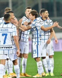  国际米兰绝杀尤文，登顶意甲积分榜  