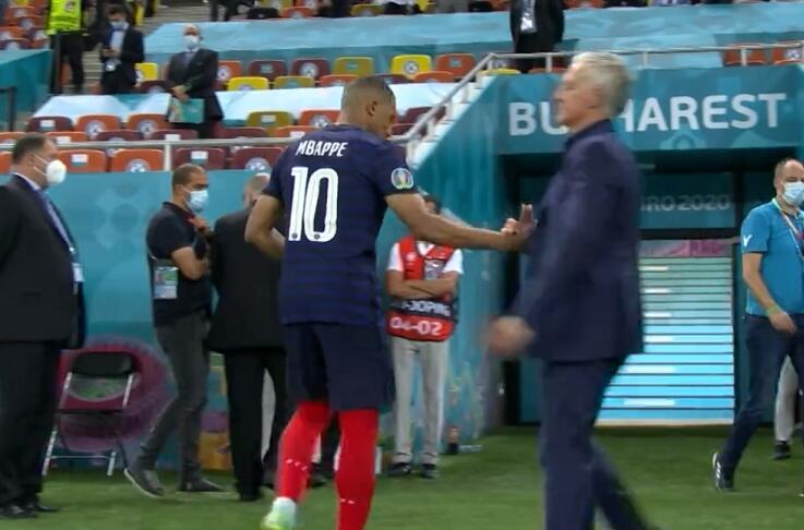  姆巴佩梅开二度助球队逆转斯特拉斯堡  